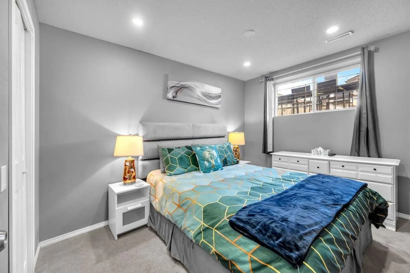12 Spacious Home W Ac, Crib, Garage, By Airport Calgary