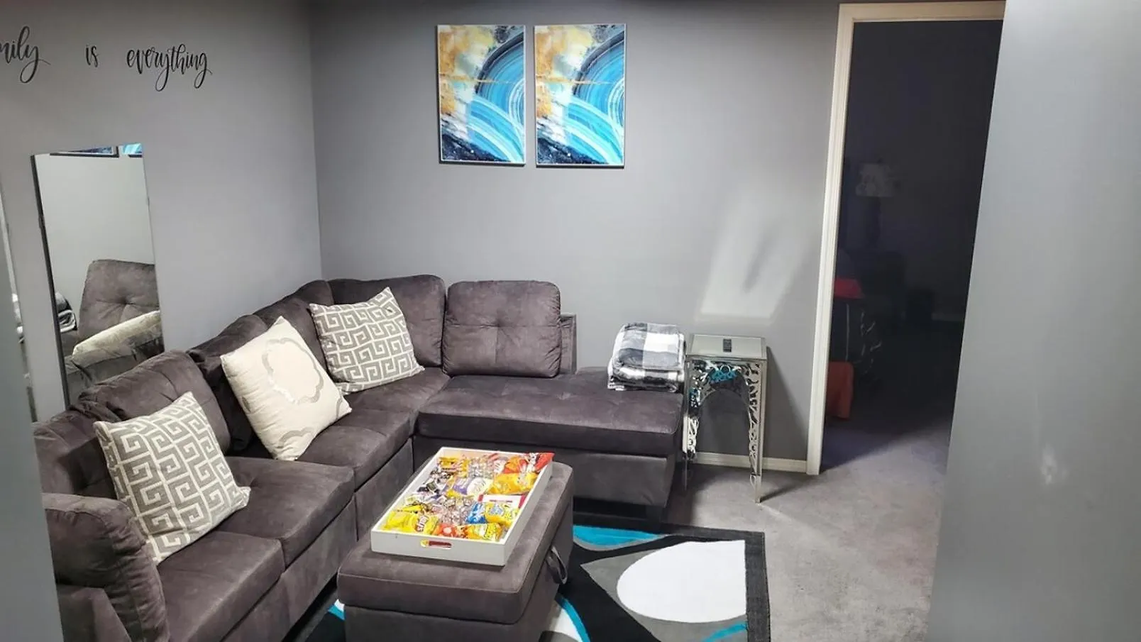 12 Spacious Home W Ac, Crib, Garage, By Airport Calgary Holiday home